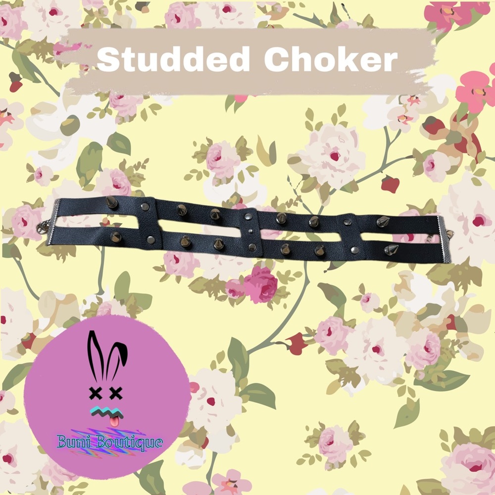 ❌SOLD ON VINTED❌Studded Choker